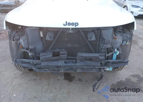 2015 Jeep Grand Cherokee Altitude z USA, uszkodzony, nr VIN 1C4RJFAG8FC748246